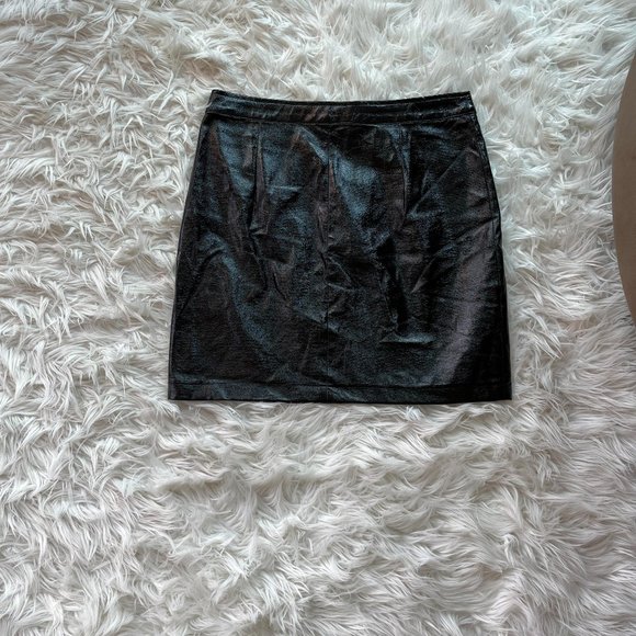 ICHI Vinyl Black Skirt with Zip - Picture 3 of 5